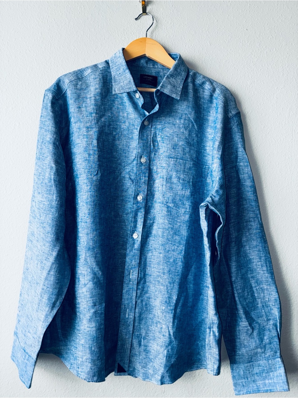 UNTUCKit Men's Chambray Blue Button-Down Shirt Size XL